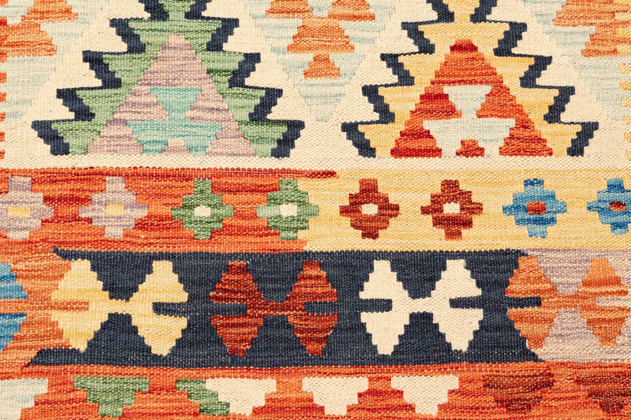 Afghanischer Kelim – 192 × 149 cm – handgewebt aus Schurwolle