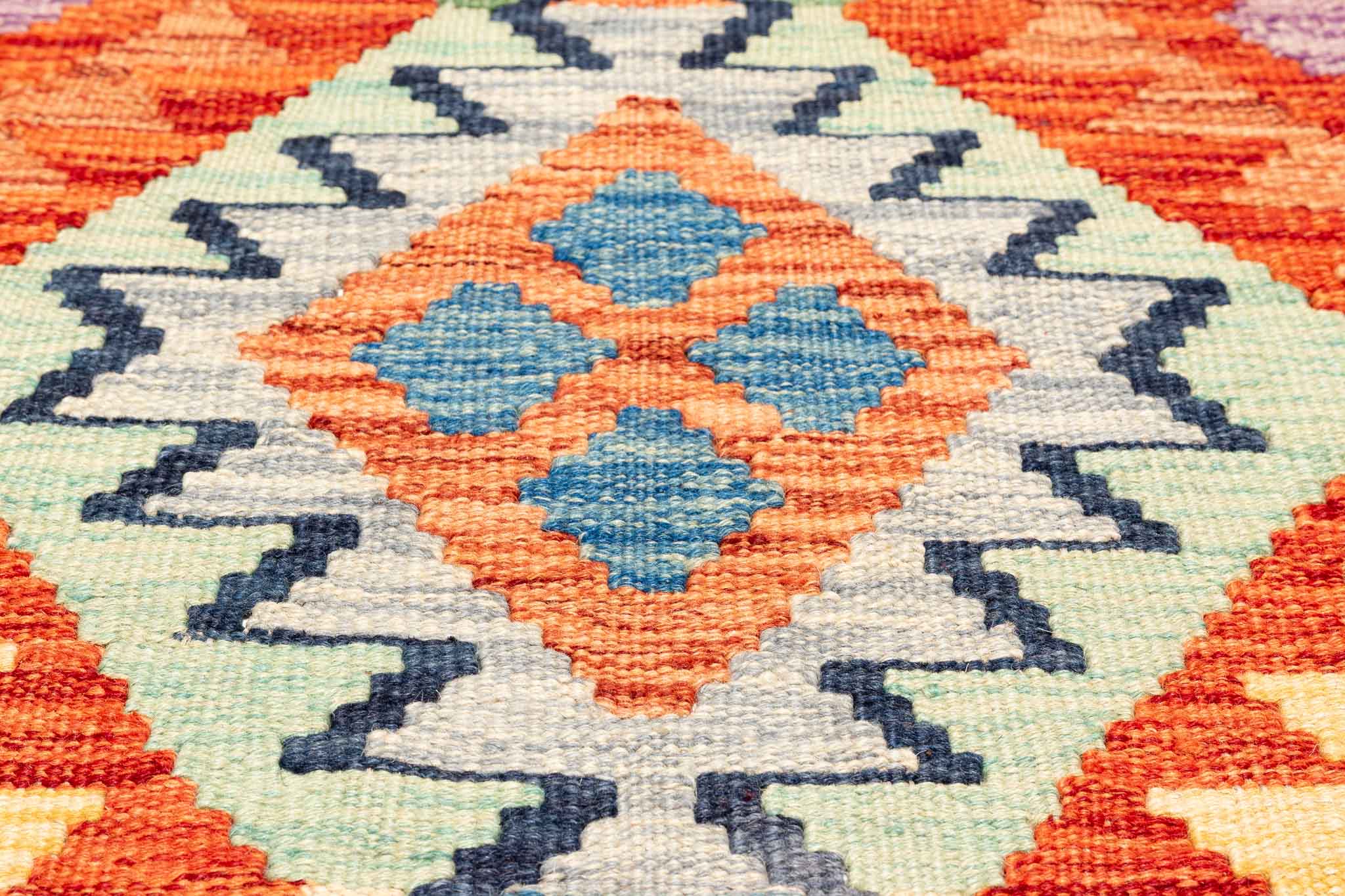 Handgewebter Kelim-Teppich aus Schurwolle, 147 × 200 cm